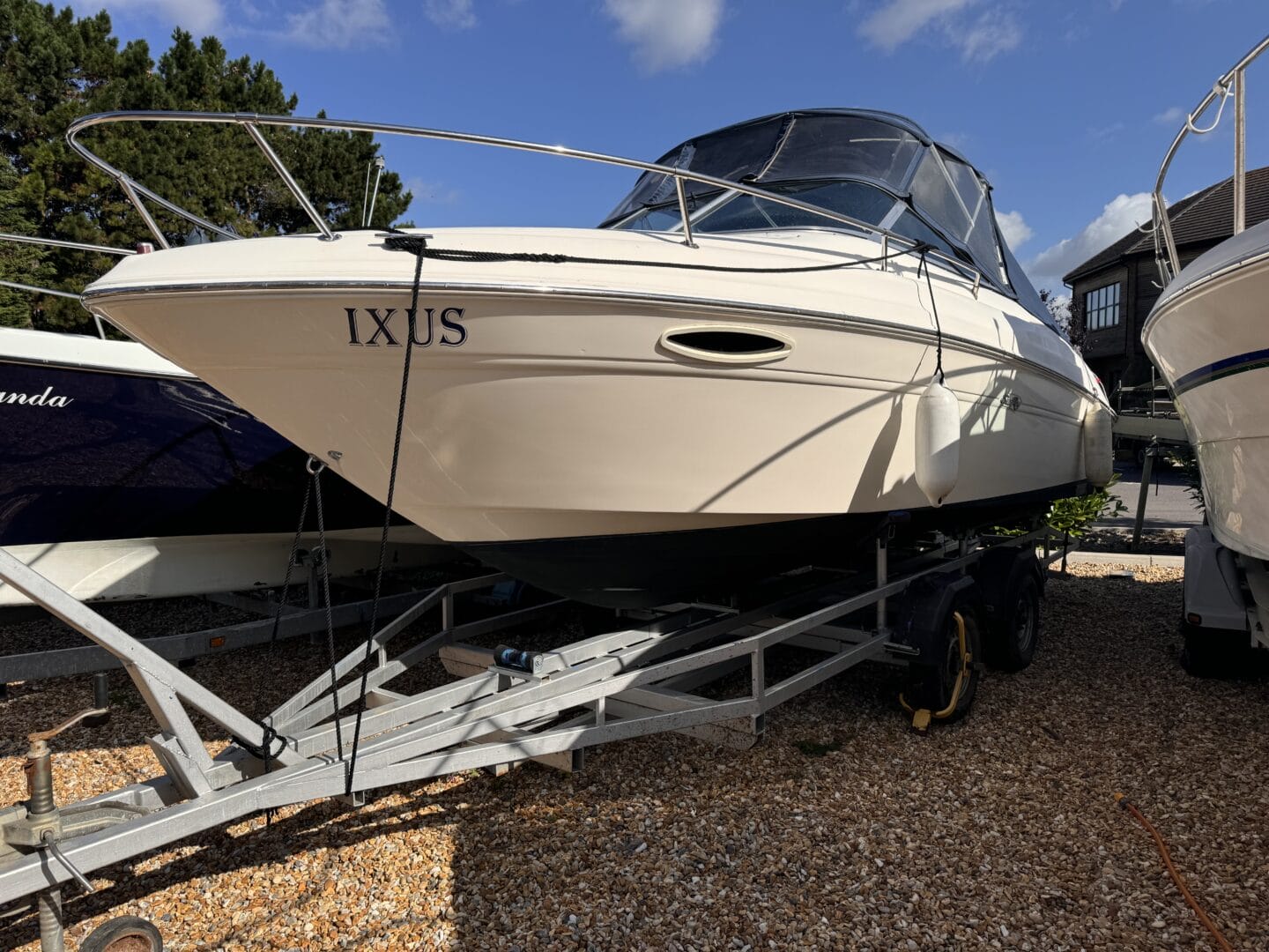 Sea Ray 215 Express Weekender (20)