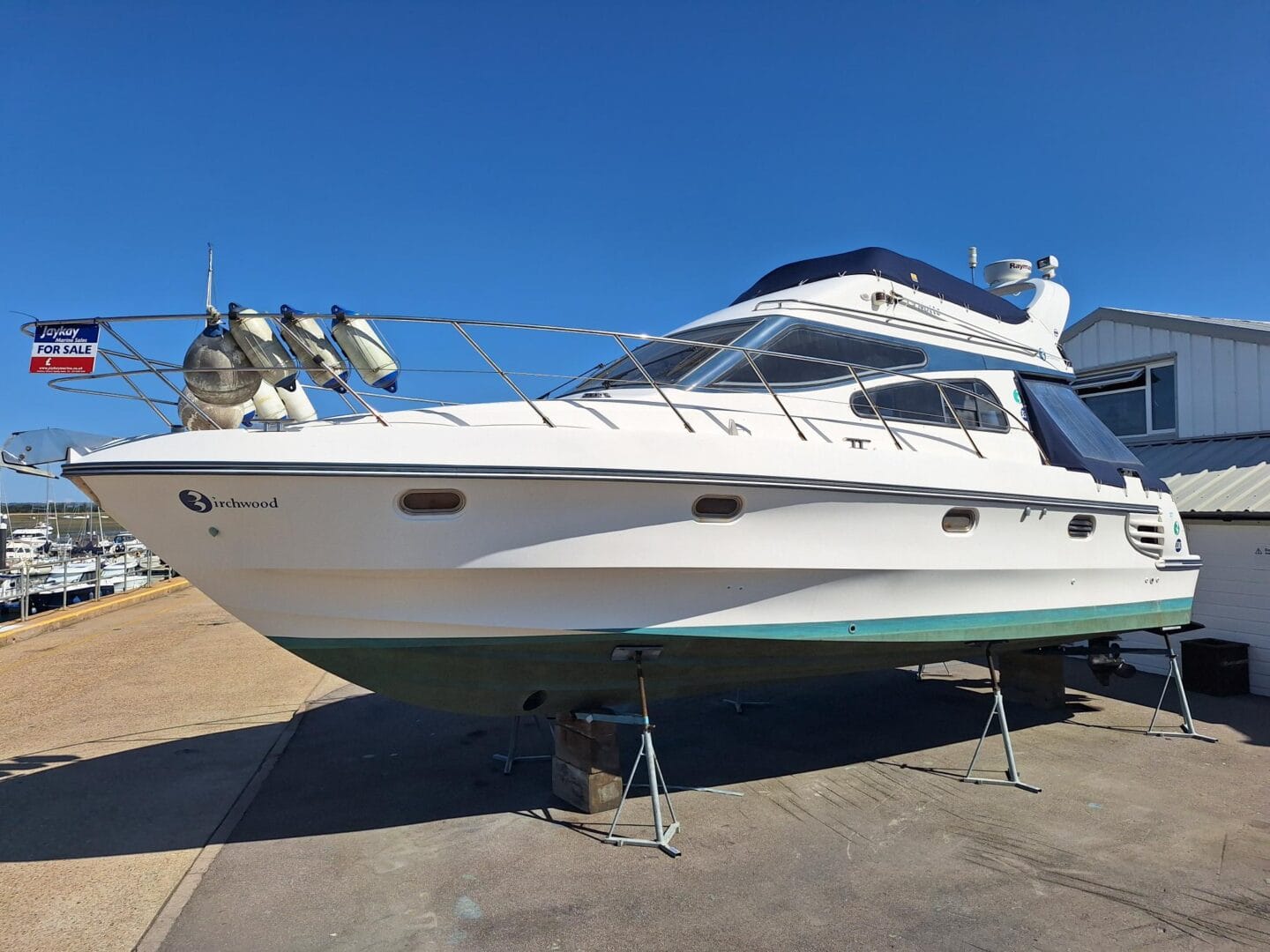 Birchwood Challenger 330 Flybridge (71)