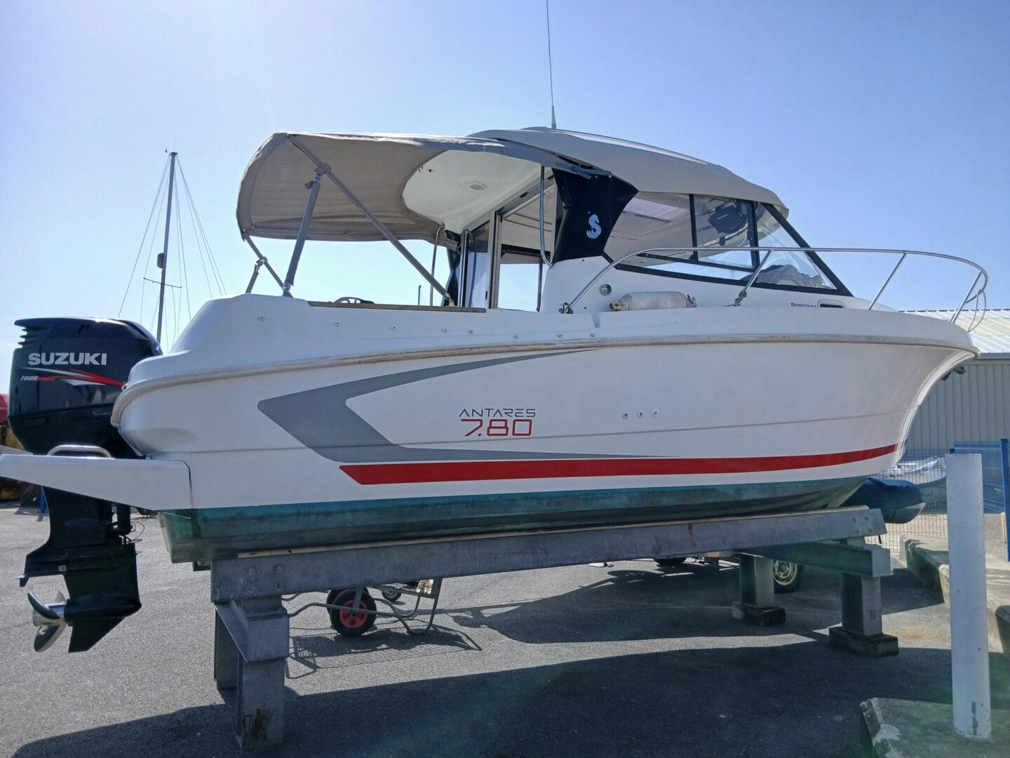 Beneteau Antares 7 (32)